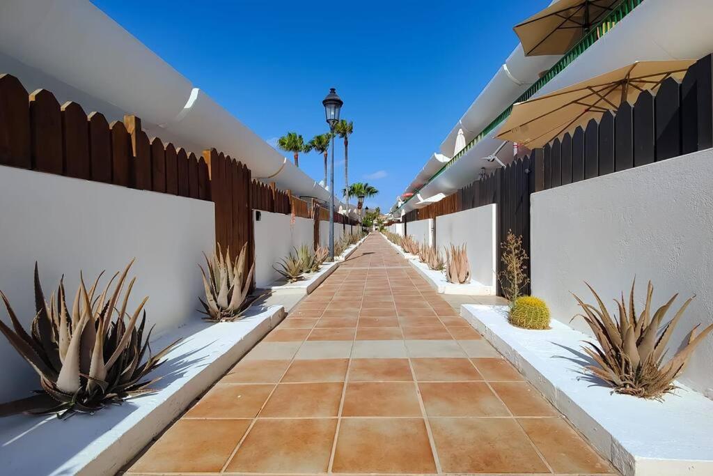 Sweet Flat With Private Patio Dunasol คอร์ราเลโฮ ภายนอก รูปภาพ